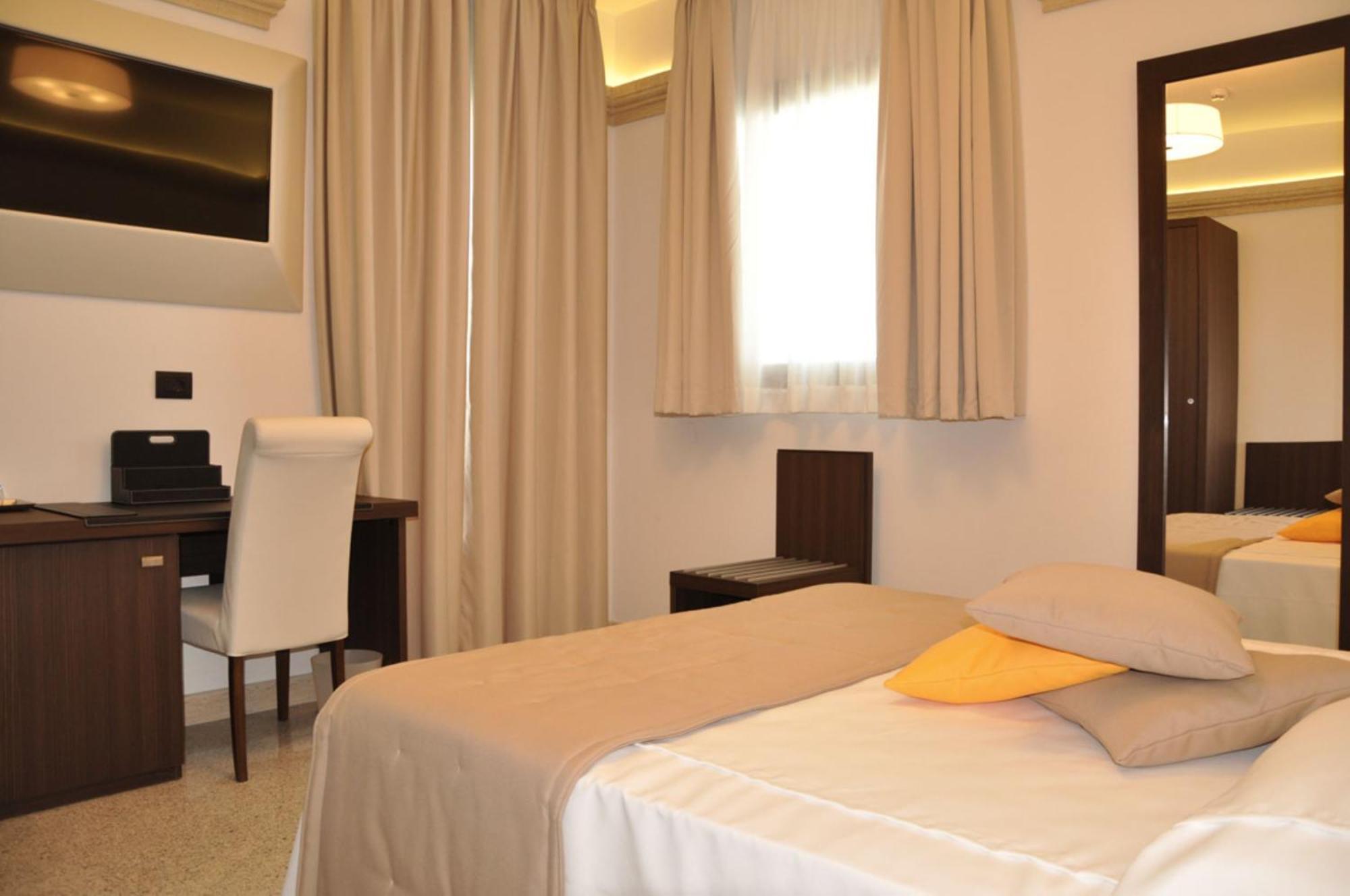 Bhb Hotel มันดูเรีย ภายนอก รูปภาพ